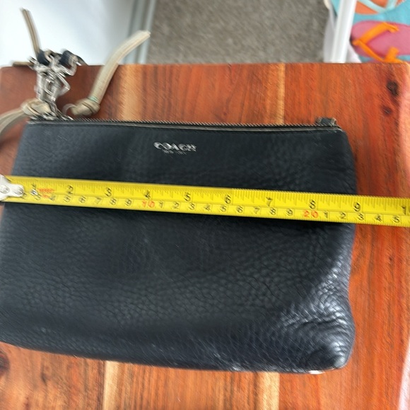 COACH pebble leather clutch; needs some TLC - Picture 8 of 9